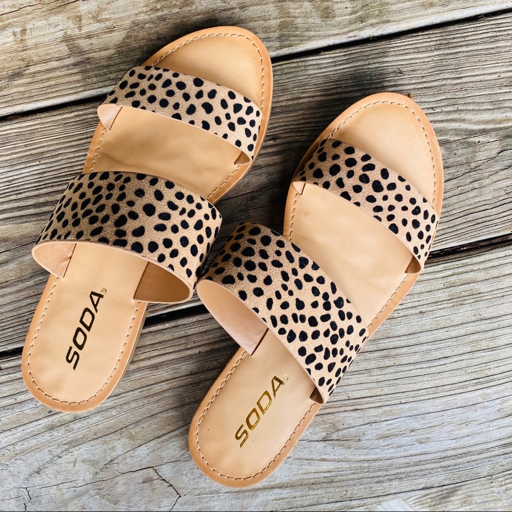 Women’s dotted sandals